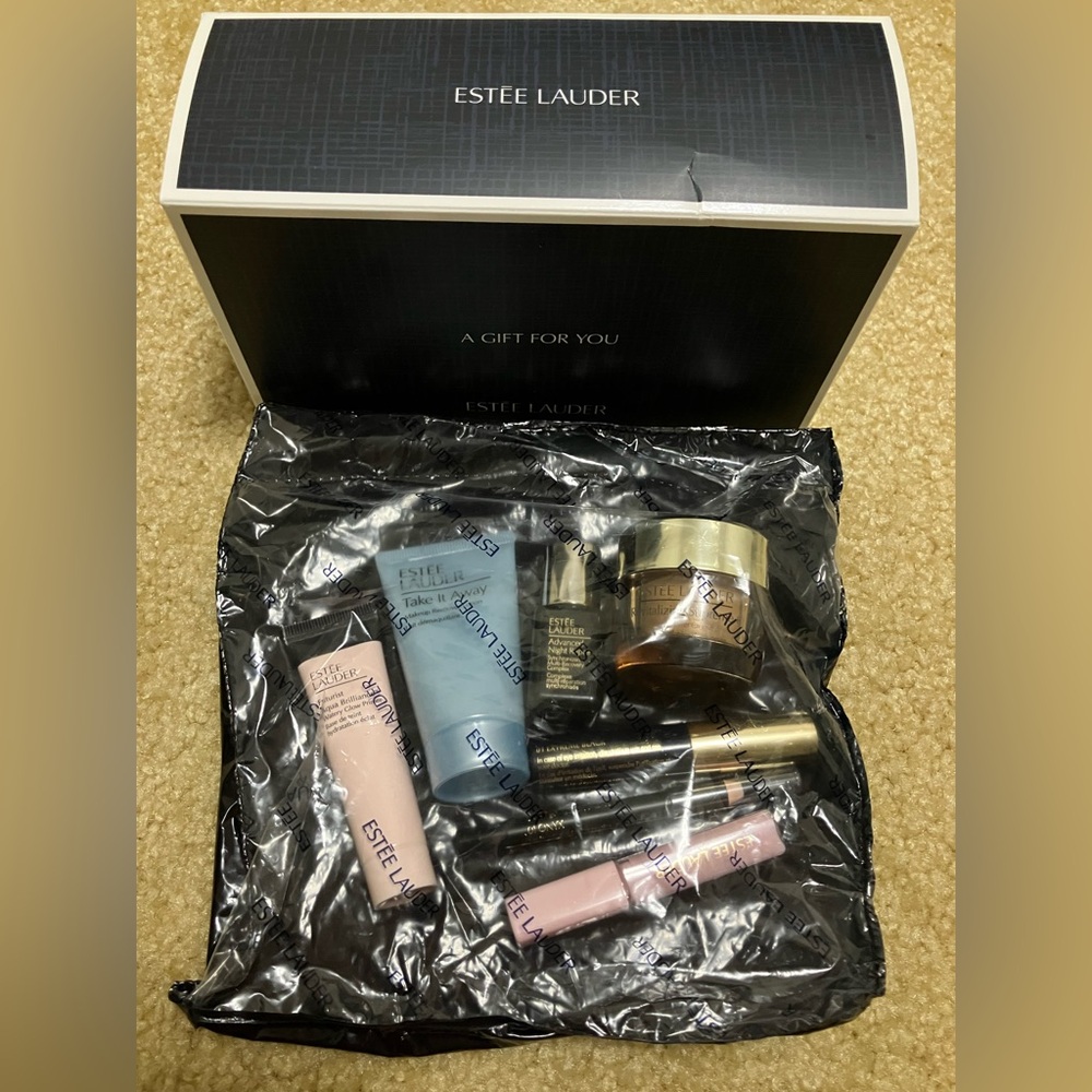 NEW Estee Lauder Skincare and Makeup Set